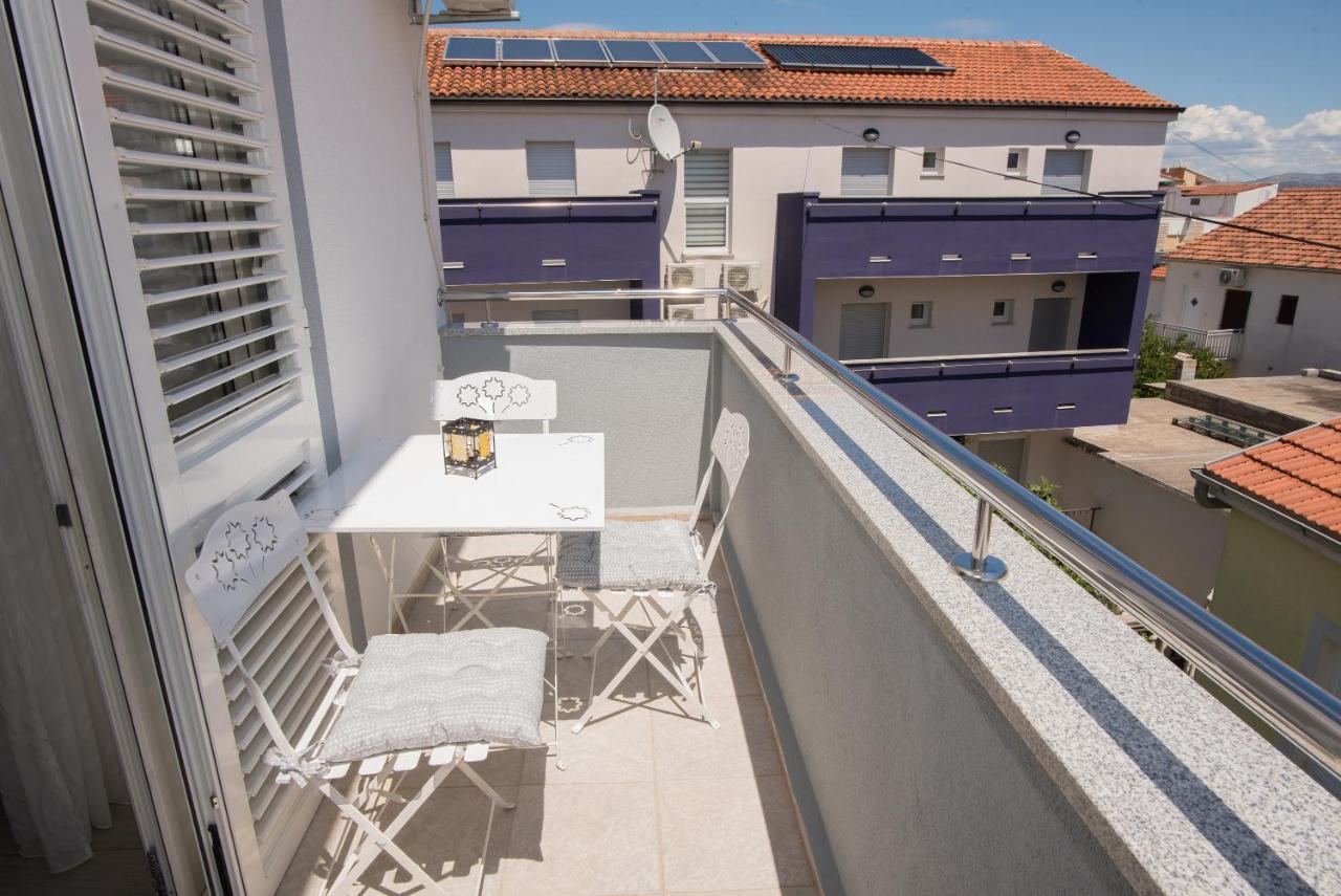 Apartments Lovric Vodice Exterior foto