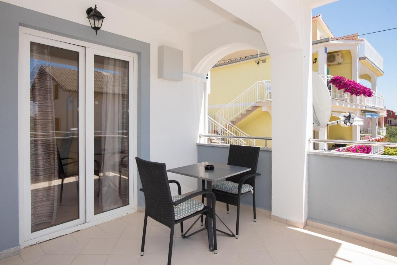 Apartments Lovric Vodice Exterior foto
