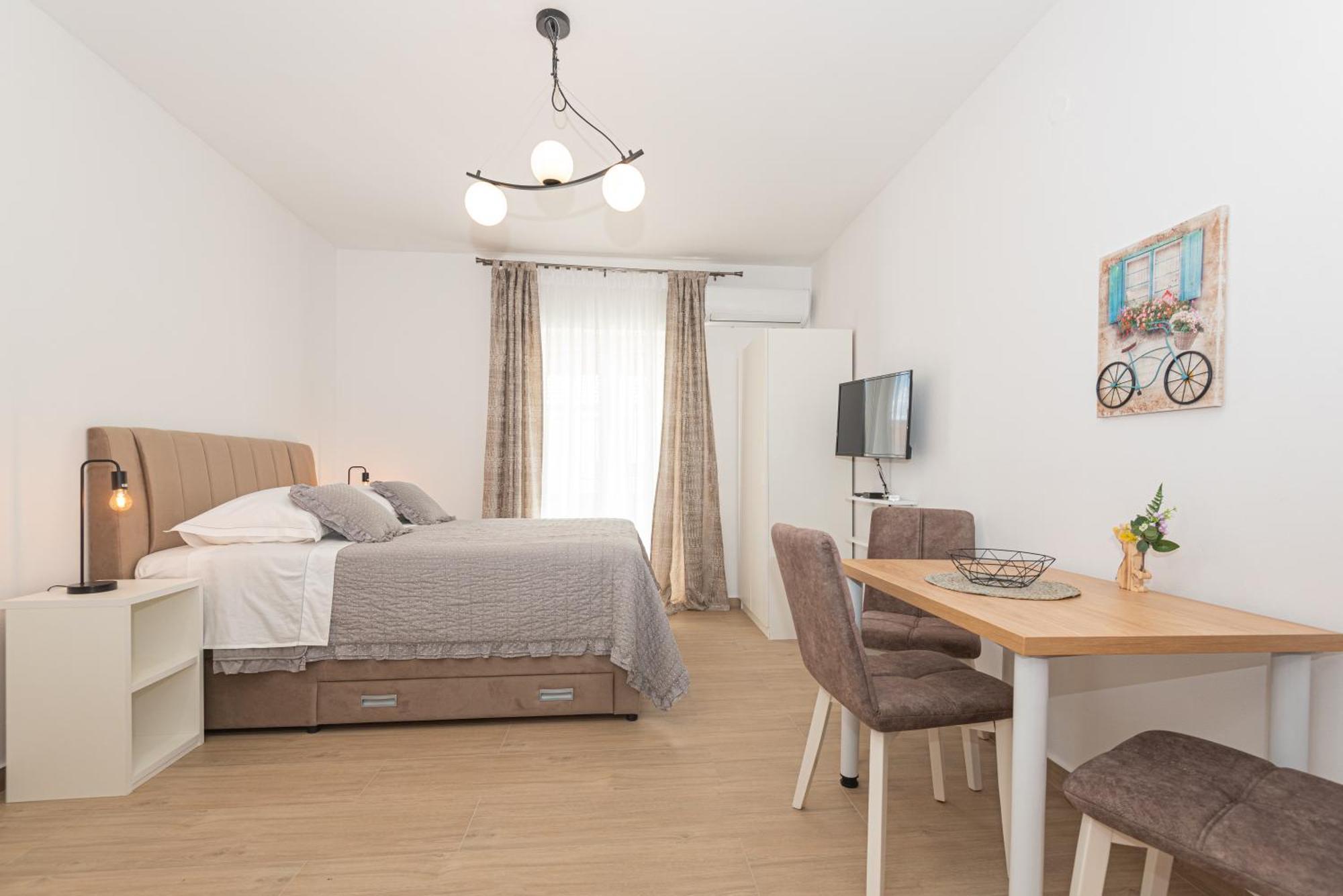 Apartments Lovric Vodice Exterior foto