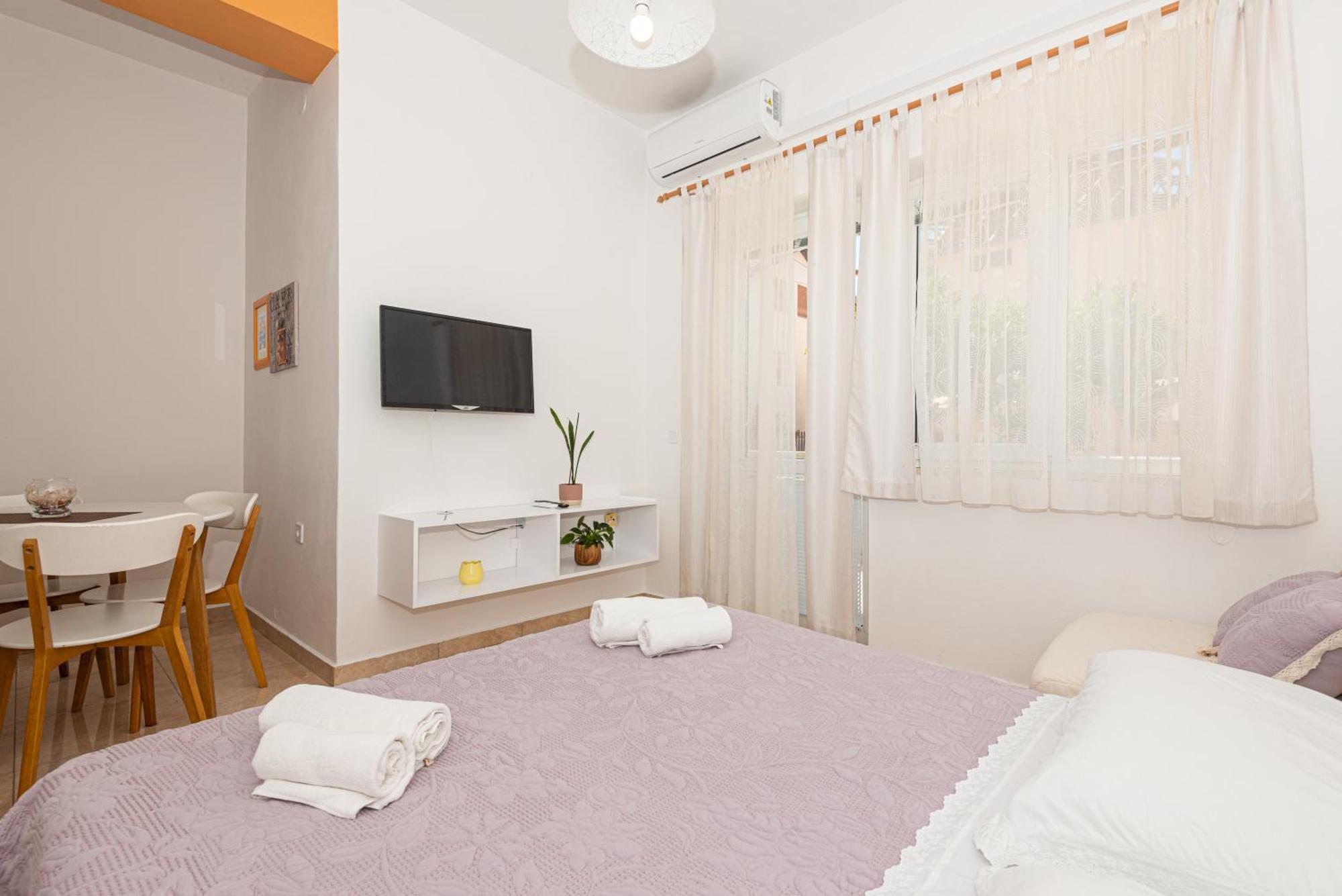 Apartments Lovric Vodice Exterior foto