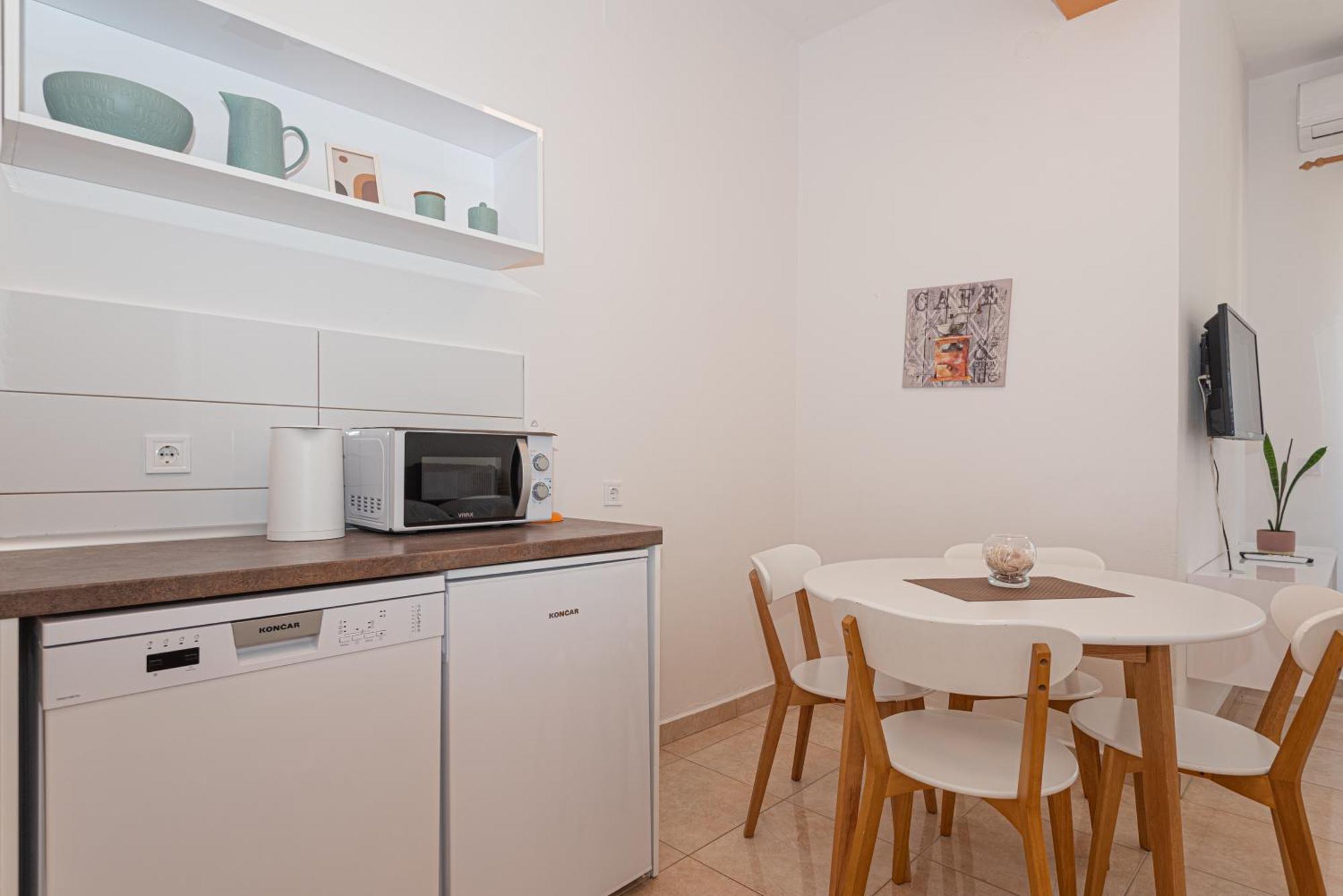 Apartments Lovric Vodice Exterior foto