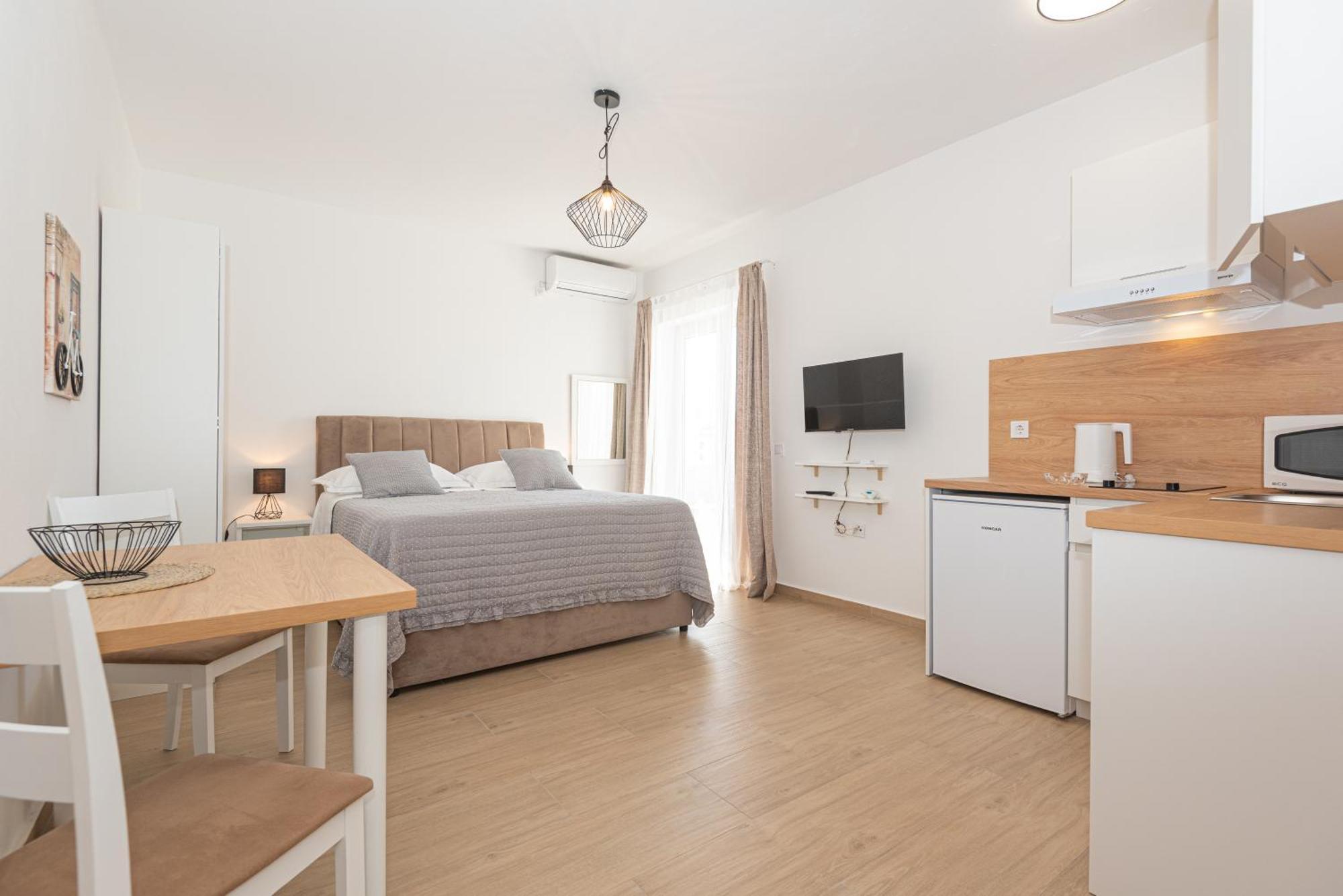 Apartments Lovric Vodice Exterior foto
