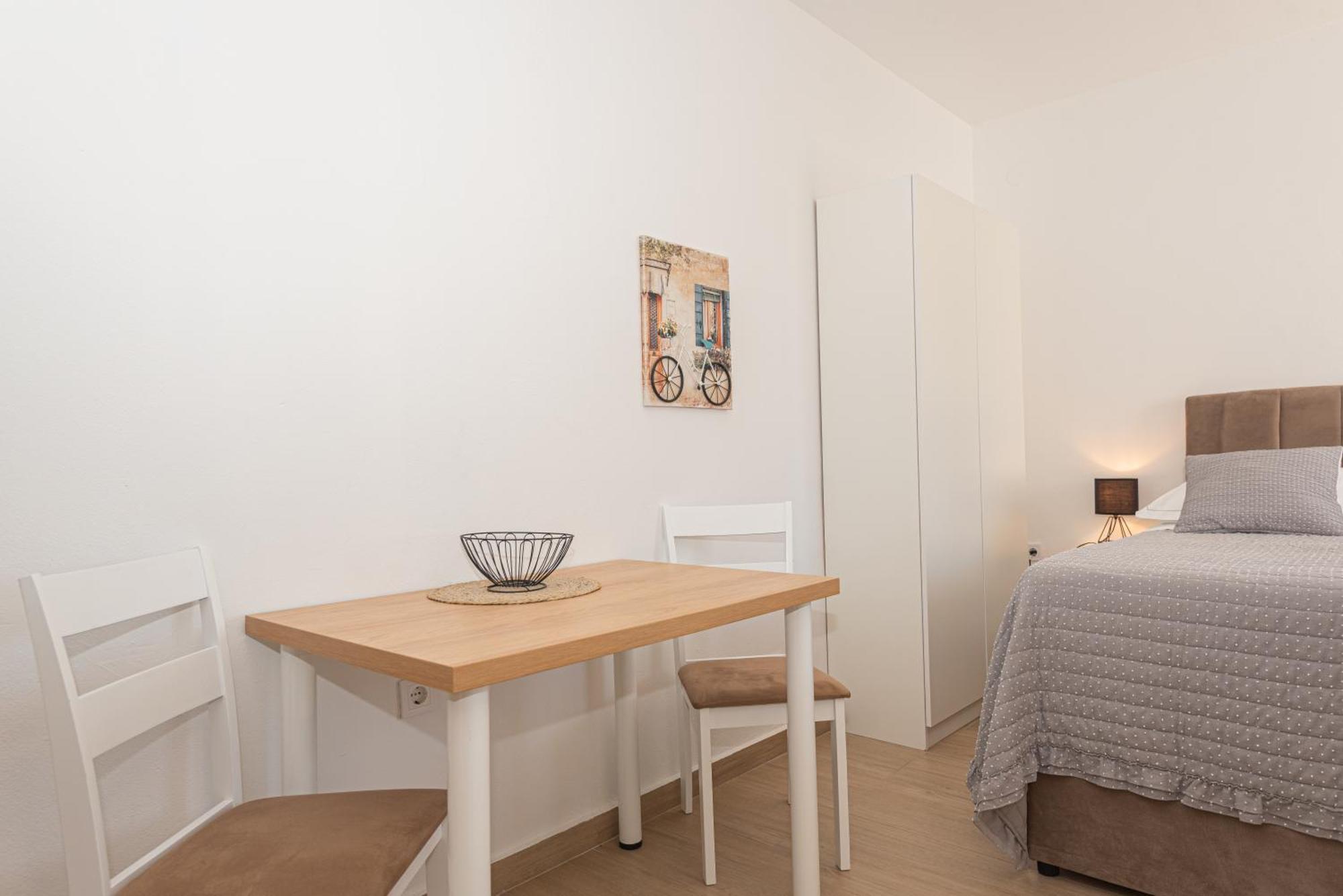 Apartments Lovric Vodice Exterior foto