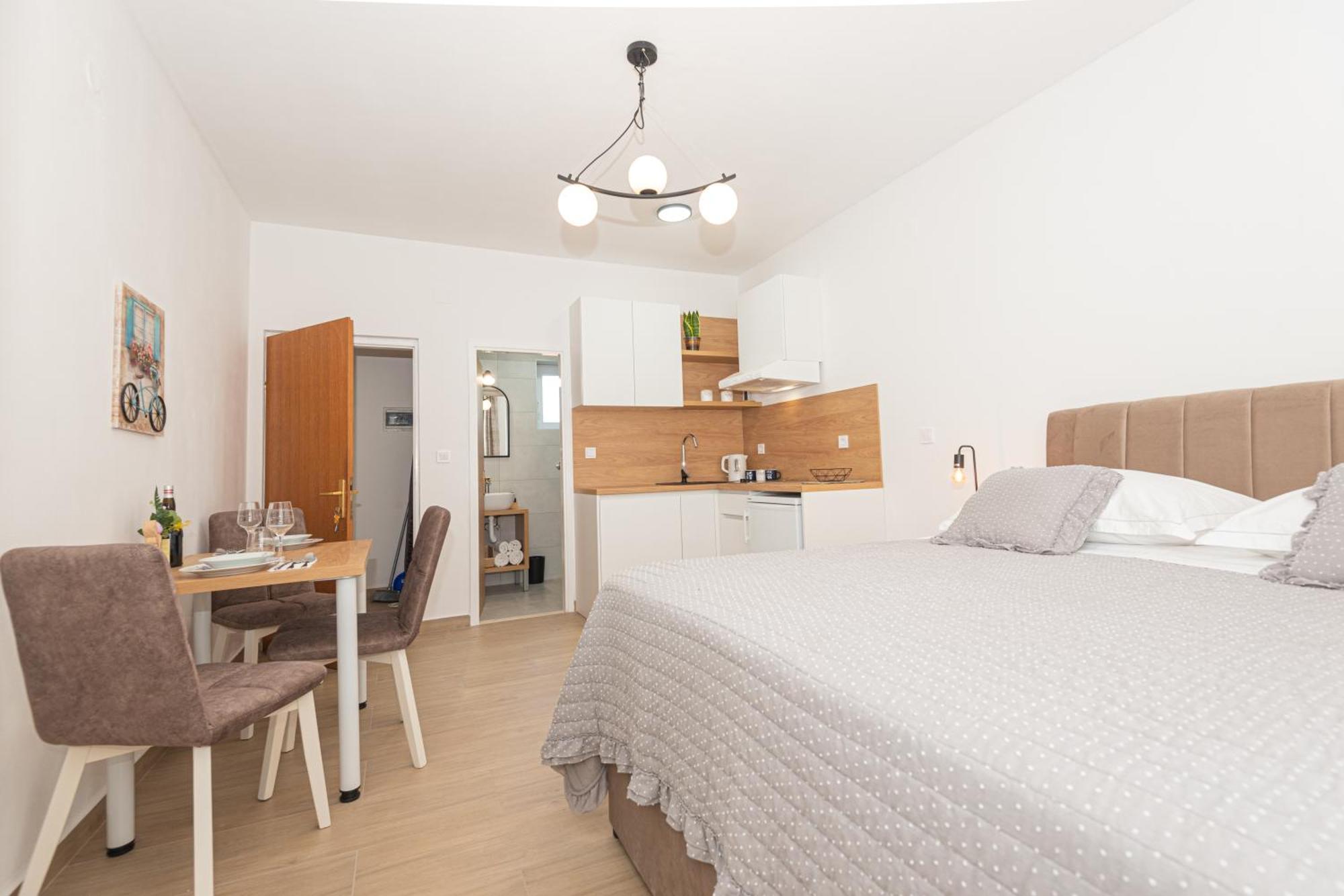Apartments Lovric Vodice Exterior foto
